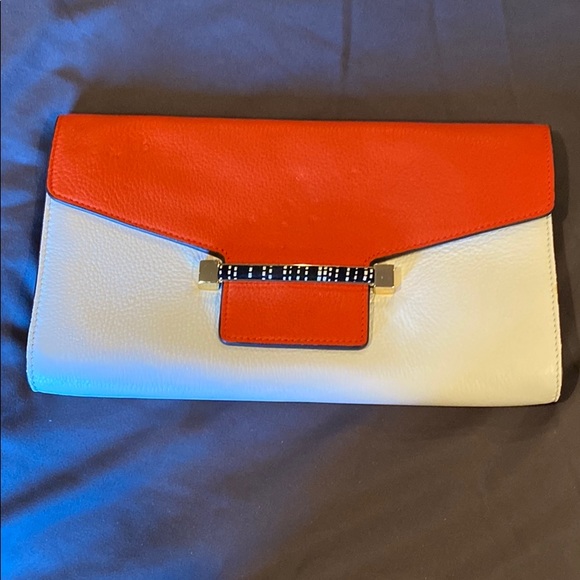 Vince Camuto Handbags - Vince Camuto-clutches purse